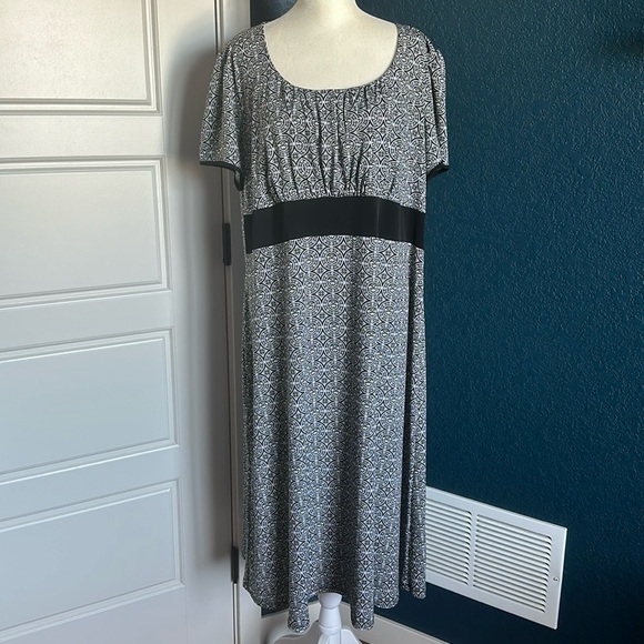 CJ Banks | Black & White Dress (NWT) - Picture 1 of 6